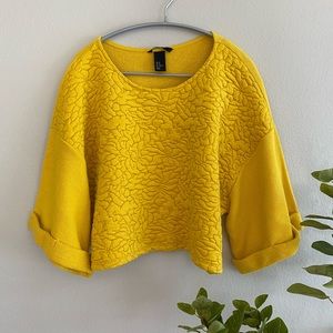 H&M The sun’s out, be a flower 🌻 floral bell sleeve top